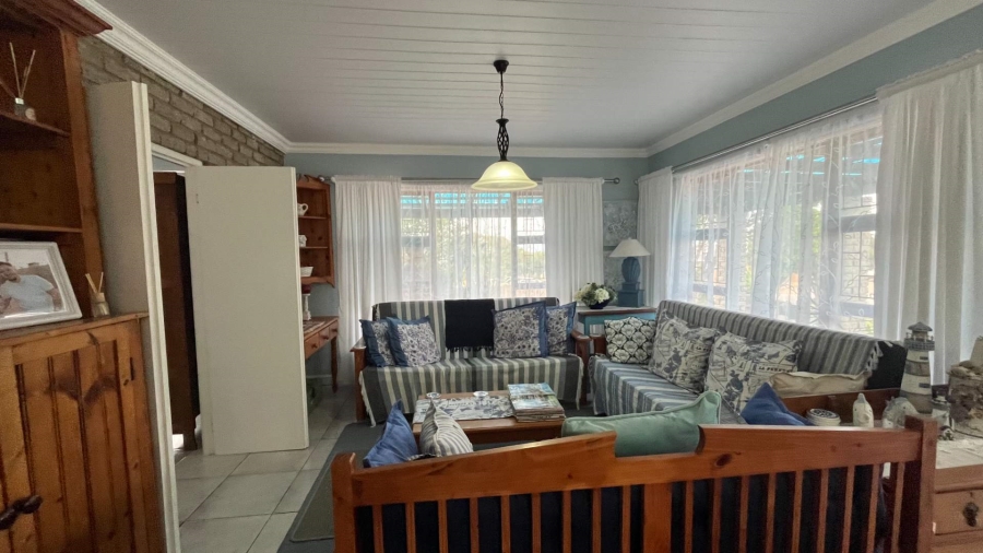 4 Bedroom Property for Sale in Hartenbos Heuwels Western Cape